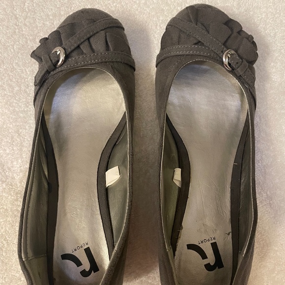 REPORT Gray Ballet Flats with Bow - Like New! - Picture 4 of 4